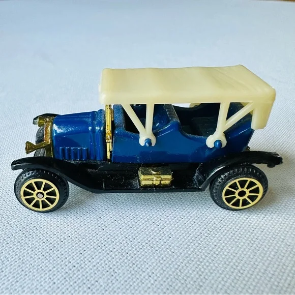 💚 READERS DIGEST VINTAGE COLLECTIBLE MINIATURE 1:64 CLASSIC CAR NO. 301 💥 - Picture 4 of 6